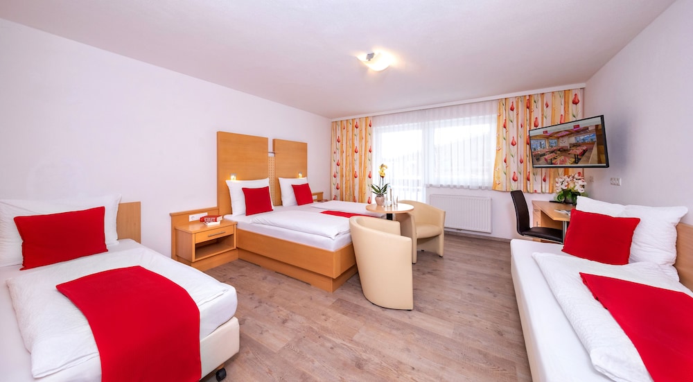 Family Room, 1 Bedroom, Balcony - Photo 1