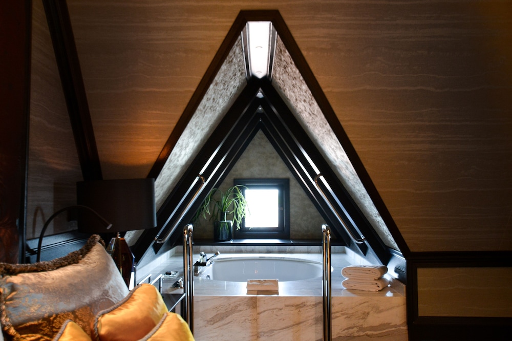 Penthouse Suite