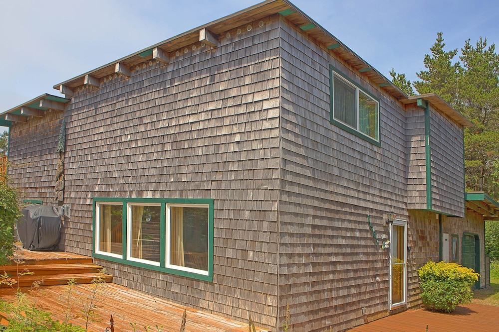 Villa photo 2