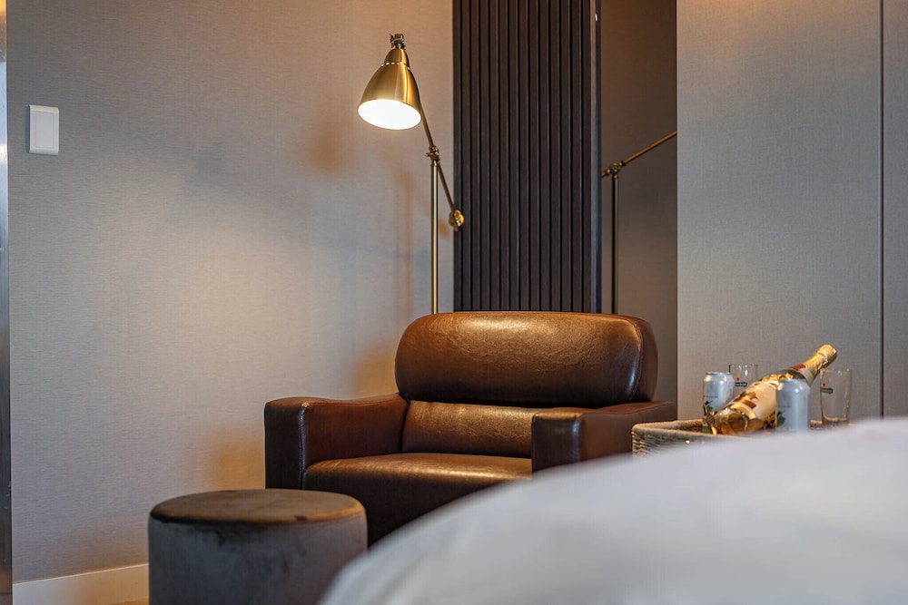 Deluxe Double Room, City View photo 3