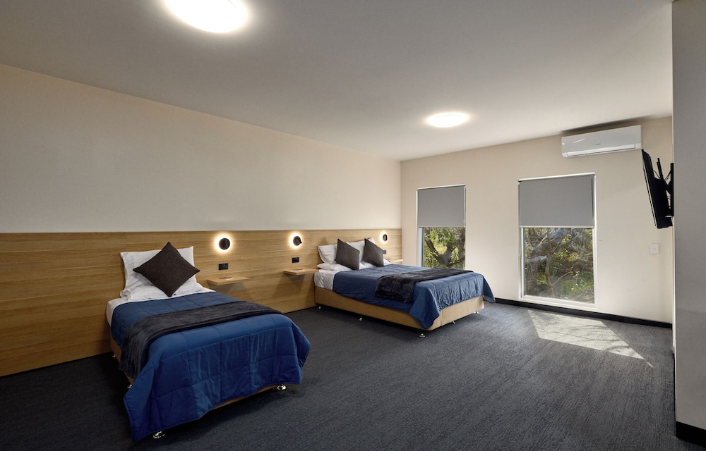 Standard Room, Multiple Beds, Mobility Accessible, Non Smoking
