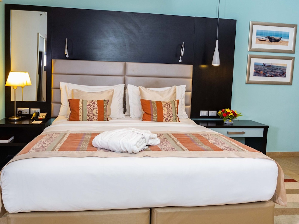 Deluxe Room, 1 Queen Bed photo 1