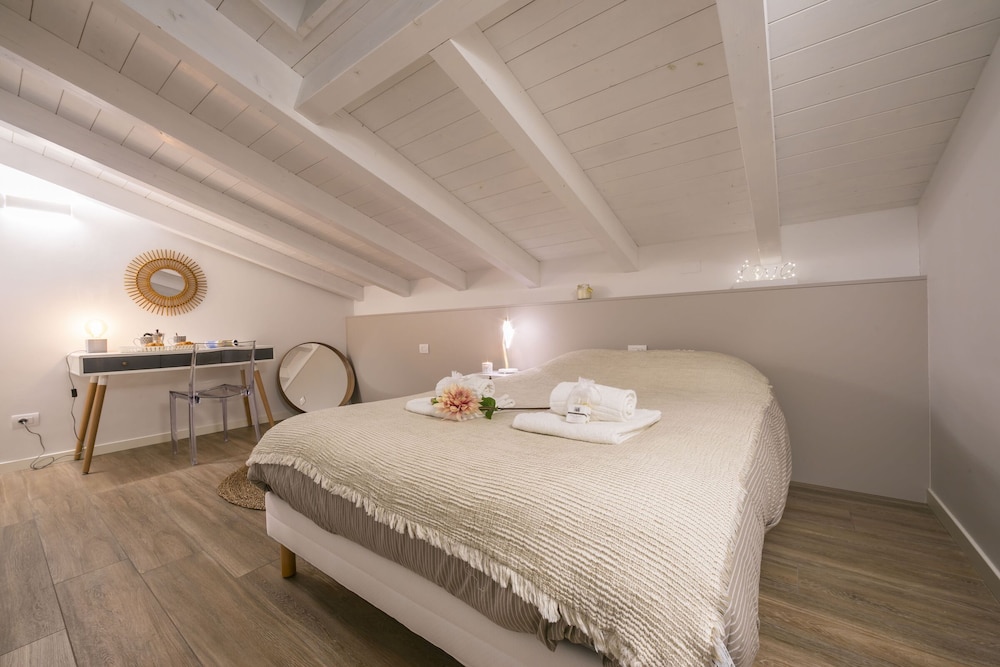 Family Apartment, Multiple Beds, 2 Bathrooms, Mountainside (Bella Argegno)