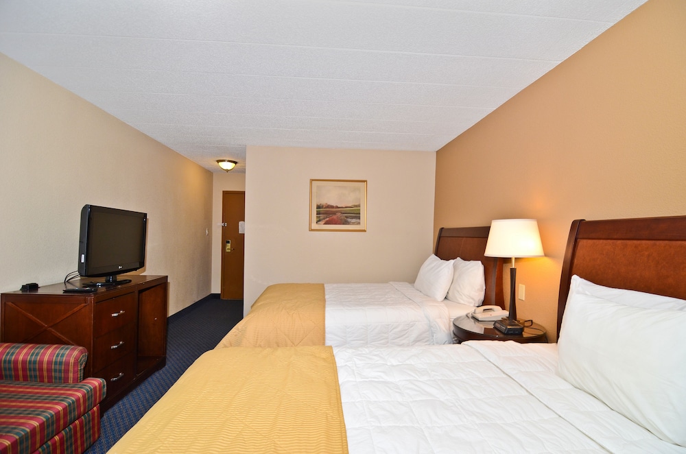 Deluxe Room, 2 Queen Beds, Non Smoking - Photo 2