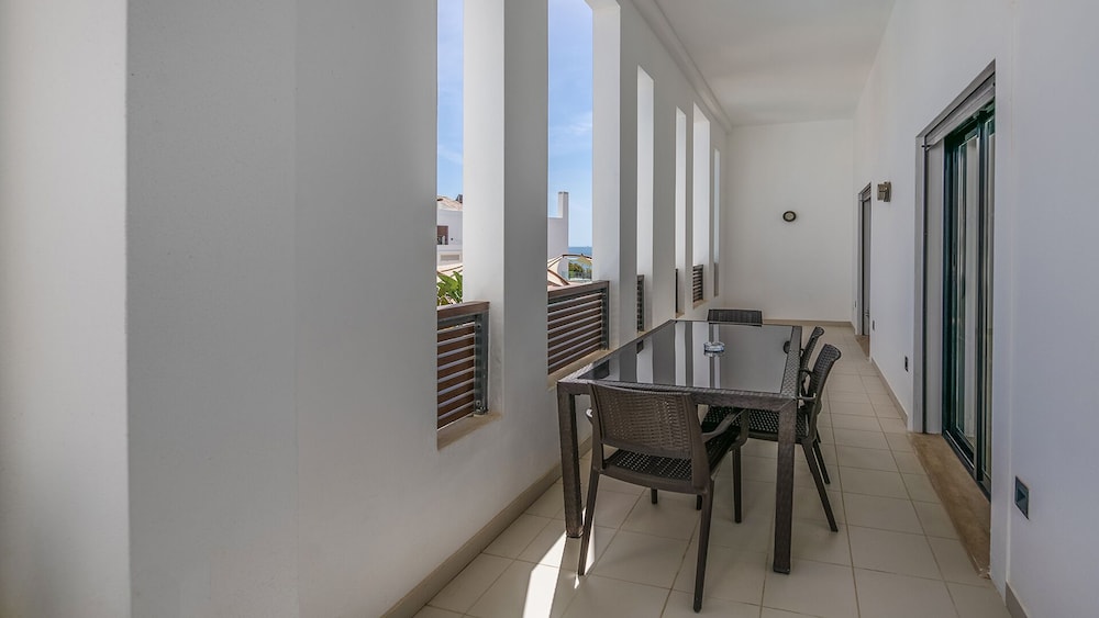Apartment, 2 Bedrooms, Balcony (Main Building), photo 6