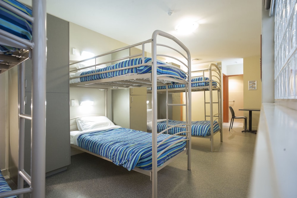 Bed in 6-Bed Mixed Dormitory with Ensuite