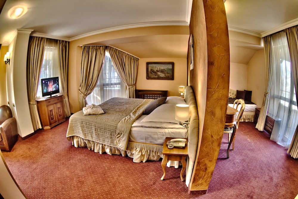 Triple Room, 2 Bedrooms, Accessible