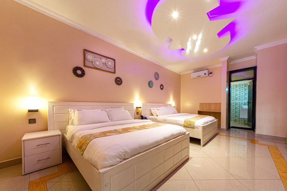 Standard Twin Room photo 2