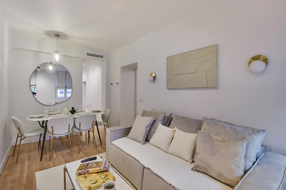 Apartment photo 1
