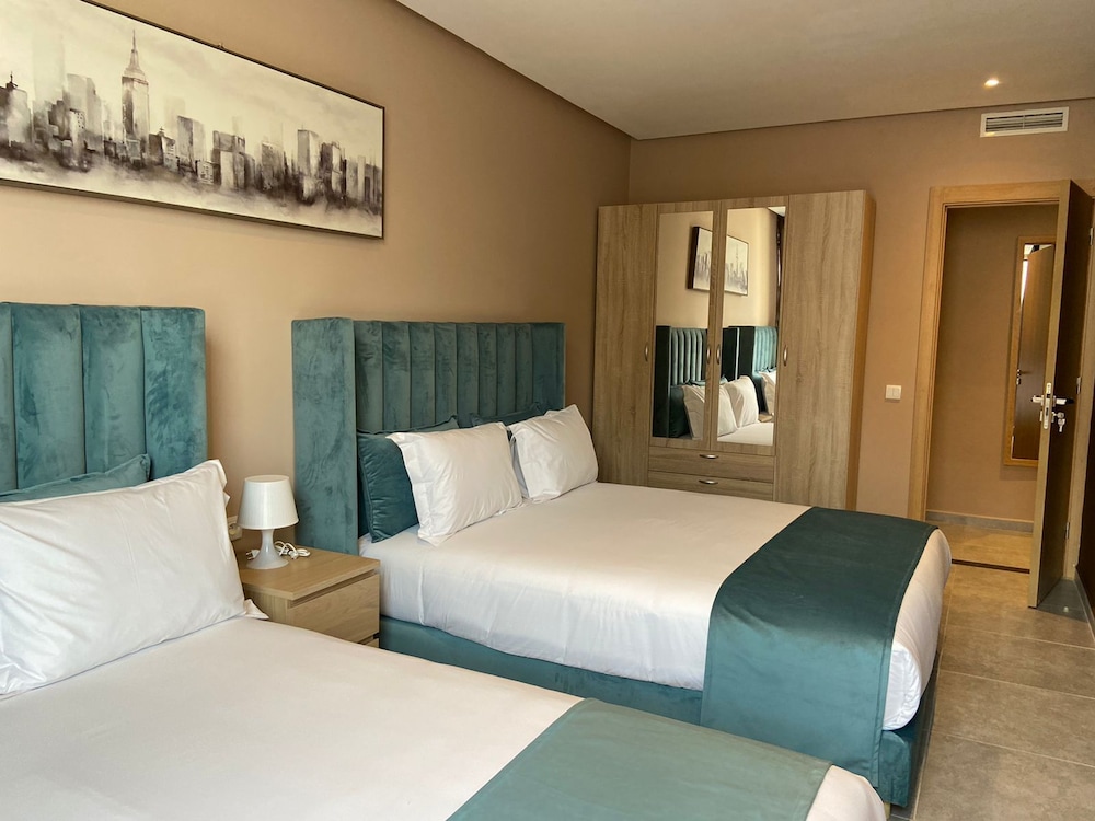 Deluxe Suite, 2 Queen Beds