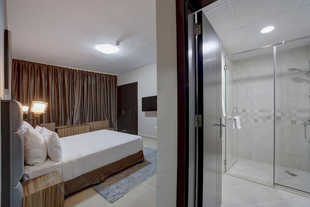 Deluxe One Bed Room Apartment With Balcony