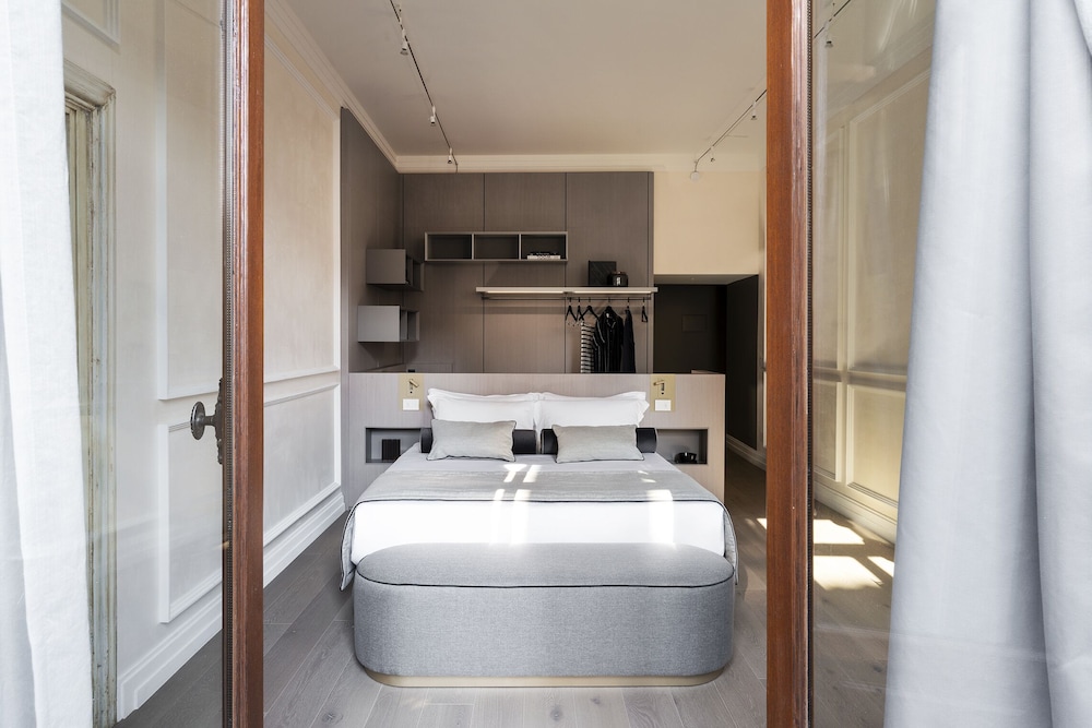 Deluxe Double Room, Balcony (Artist) photo 1