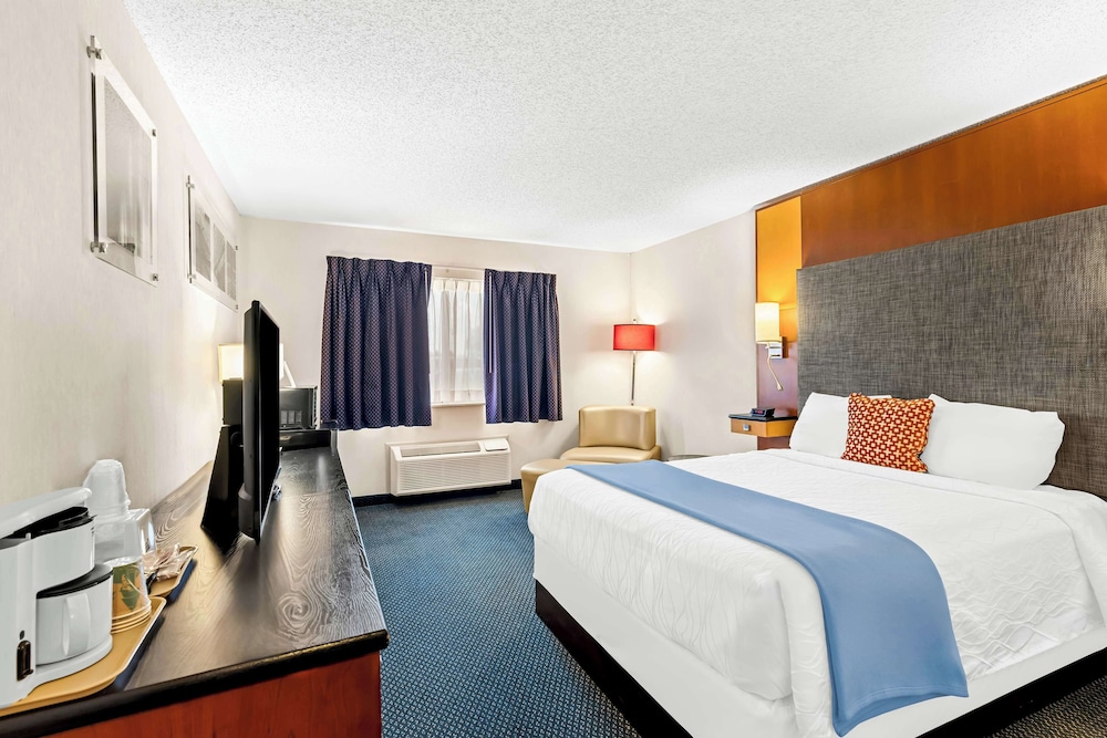 Room, 1 Queen Bed, Non Smoking - Photo 1