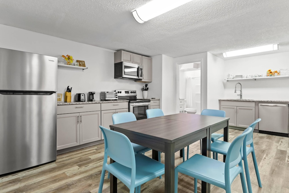 Suite, Multiple Beds, Non Smoking (Efficiency) - Photo 4