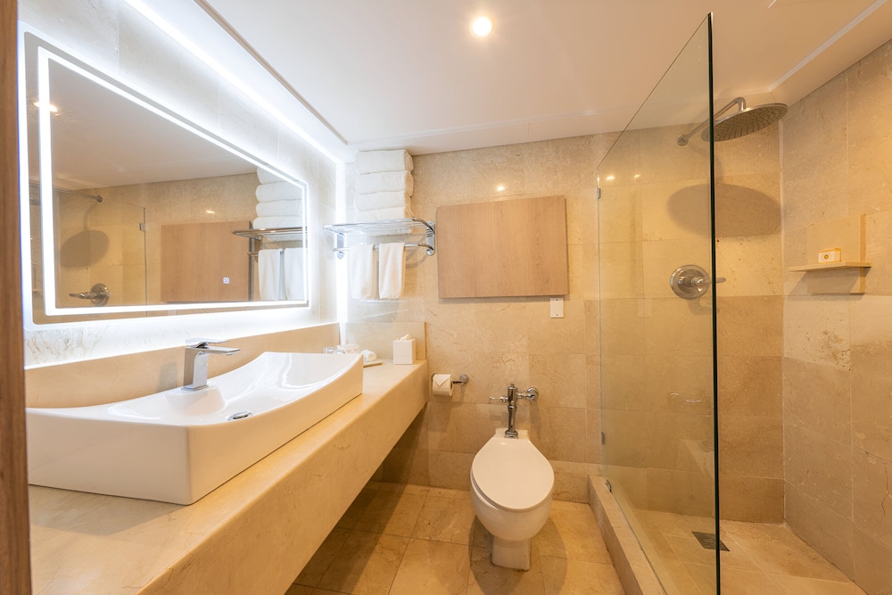 2 Double Beds Premium Room, City View - Photo 6