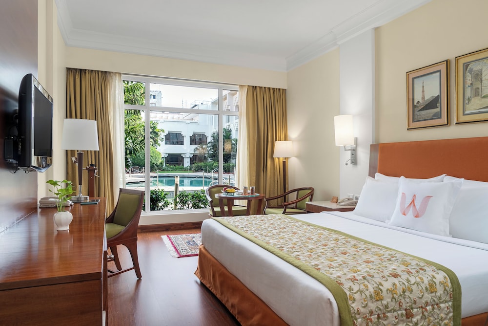 Deluxe Room, 1 King Bed, Garden View (Executive Club Exclusive Double)