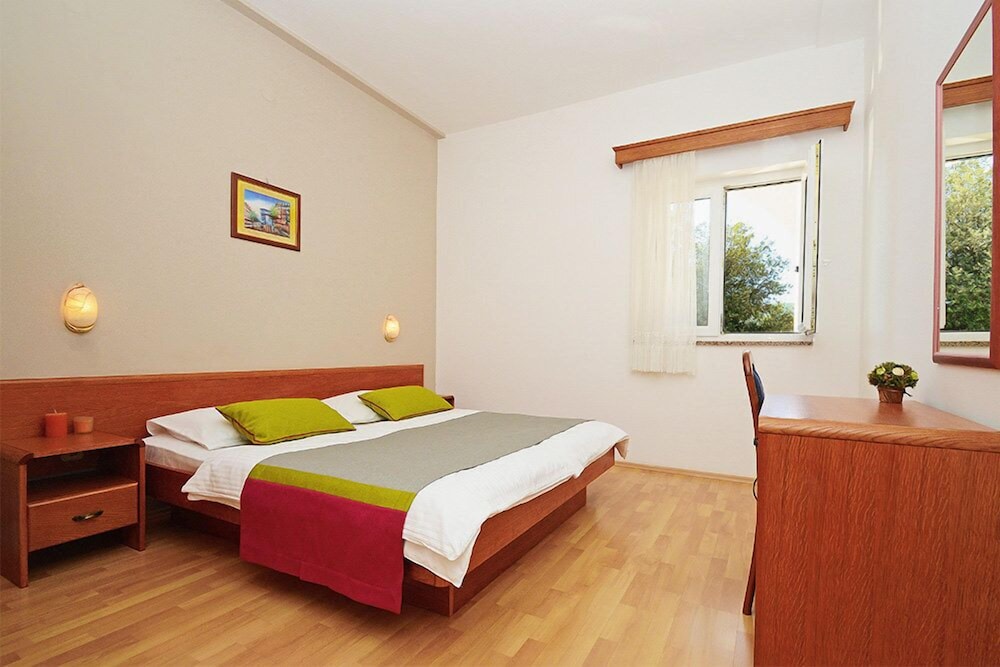 Comfort Apartment, 3 Bedrooms, Balcony, Beachside