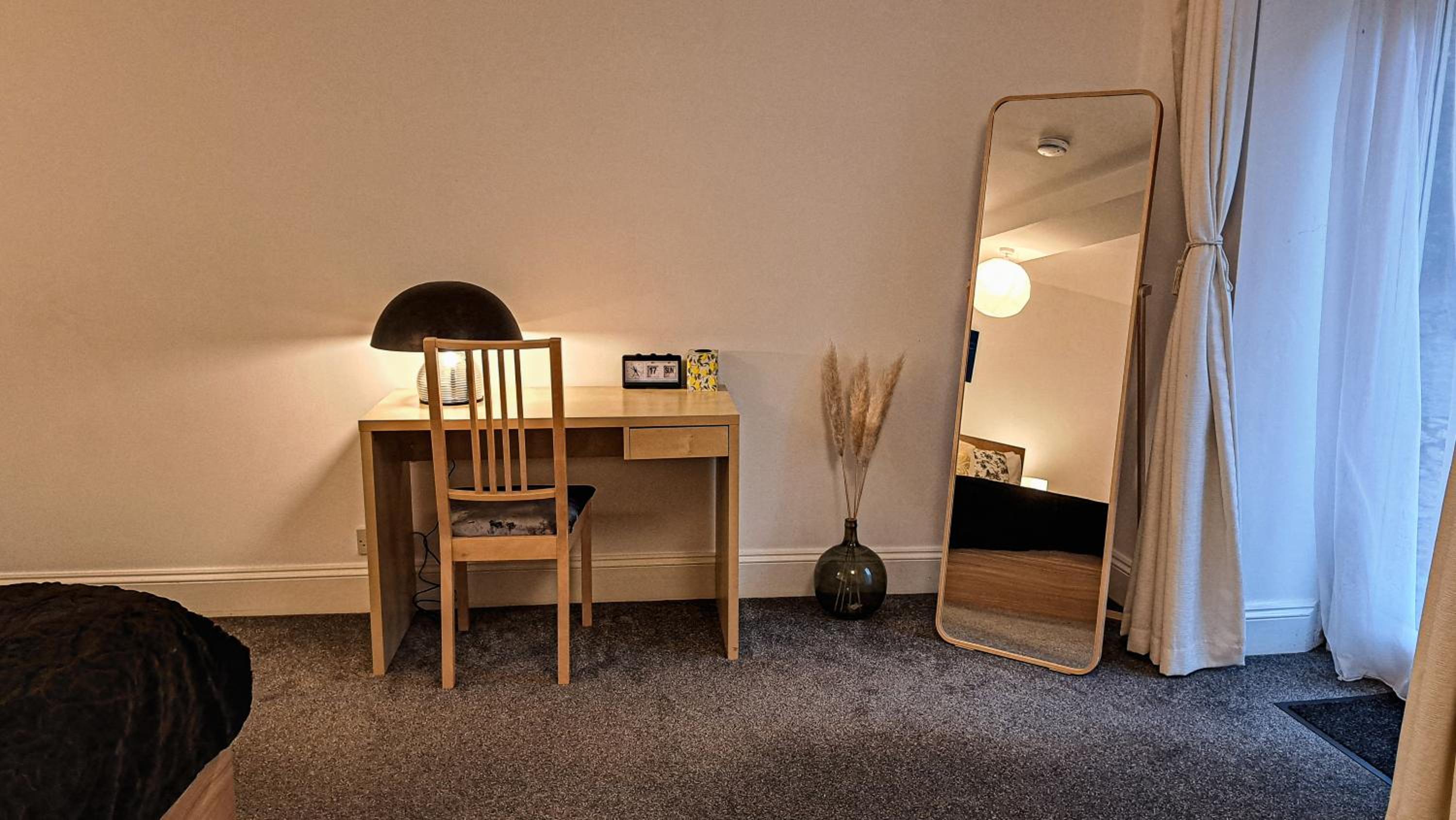 Double Room with Private Bathroom - Photo 13