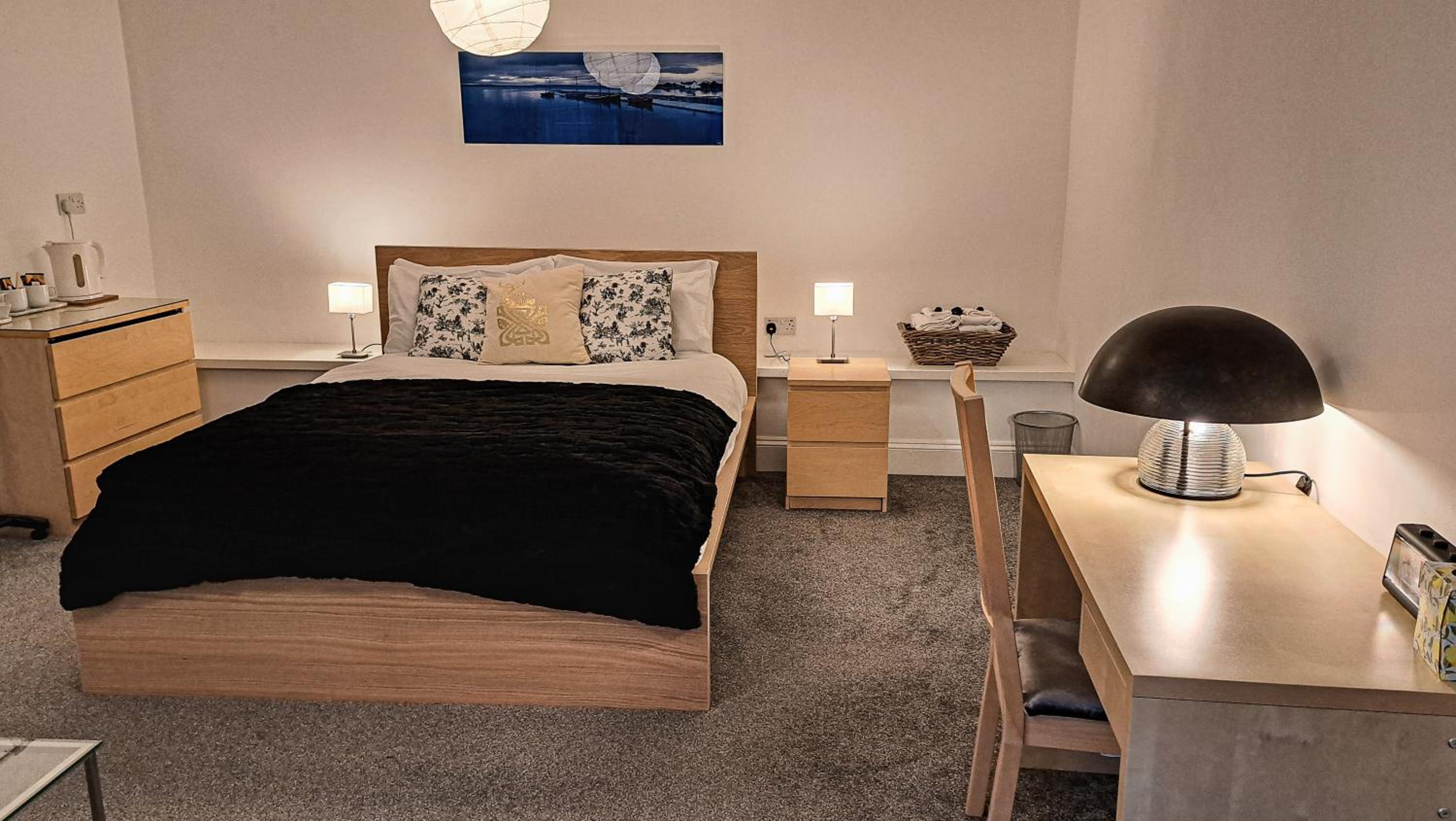 Double Room with Private Bathroom - Photo 12