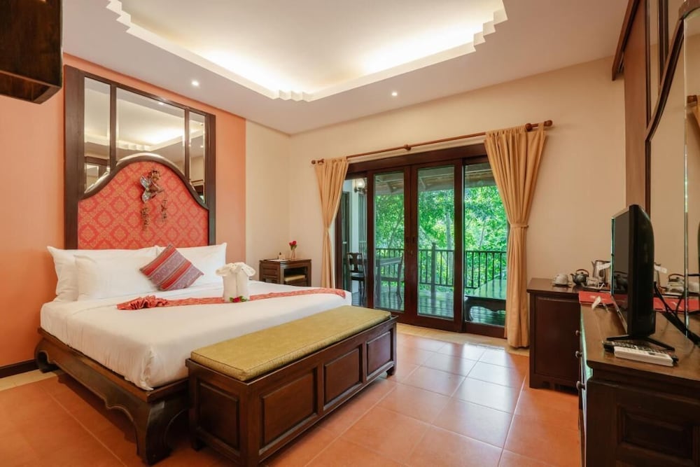 Family Triple Room, 2 Bedrooms, Jetted Tub, Garden View