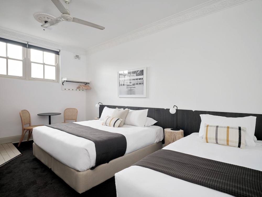 Queen Ensuite Room