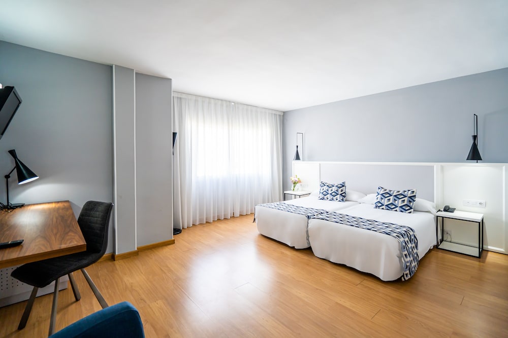 Double Room - Photo 3