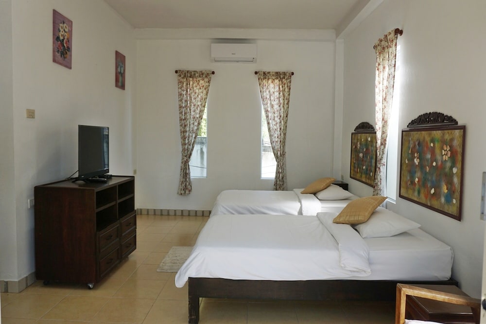Deluxe Room - Photo 8