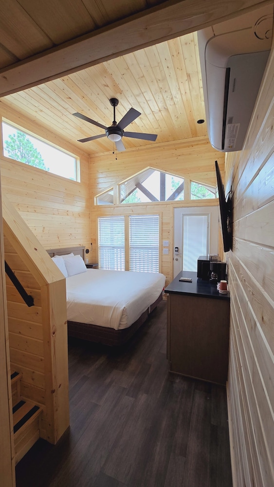 Deluxe Cabin photo 1