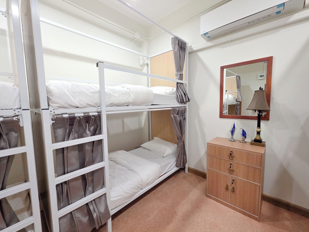 8-Bed Dormitory Female photo 3