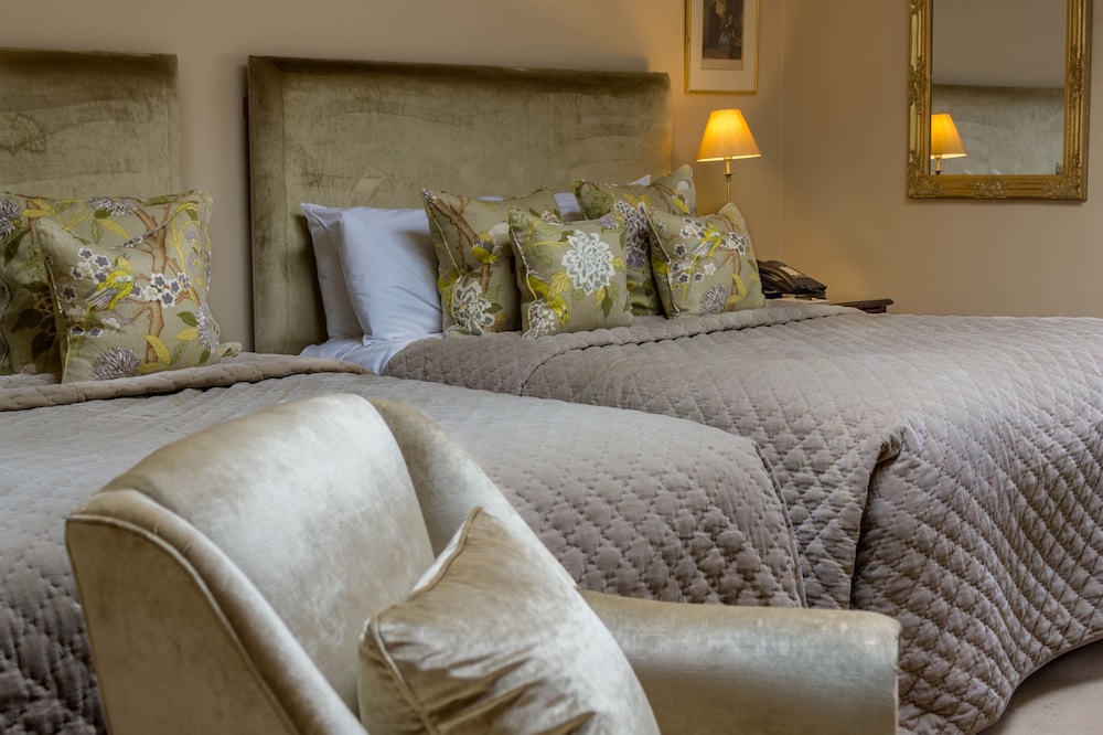 Luxury Double or Twin Room photo 2
