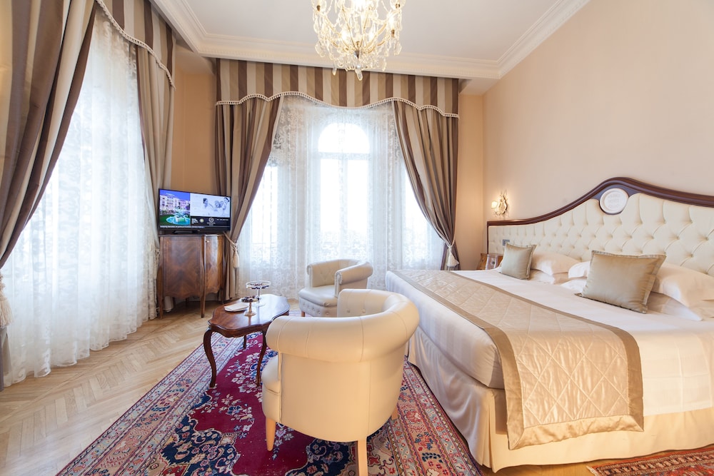 Deluxe Double or Twin Room - Photo 4