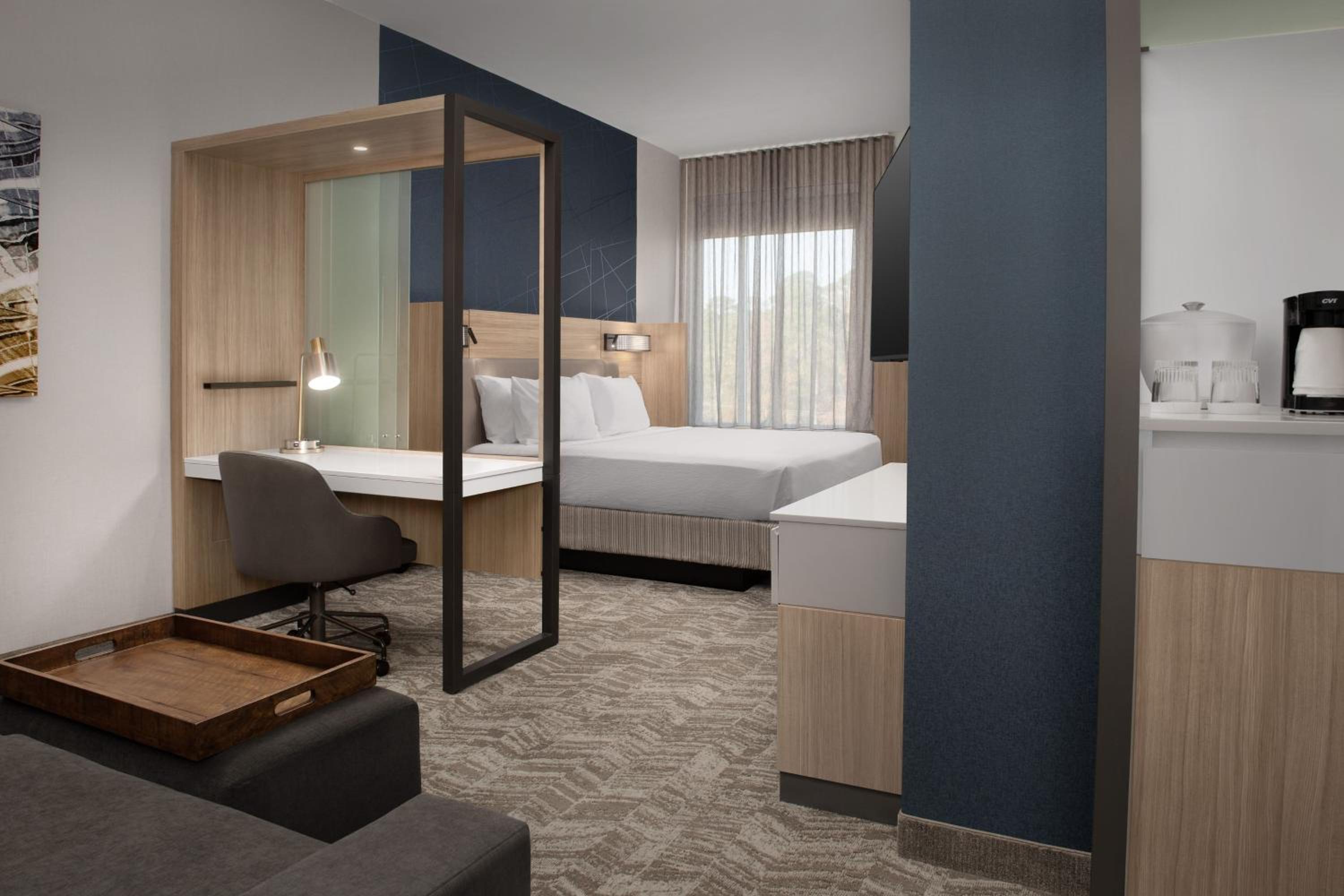 King Suite with Trundle Bed - Photo 9