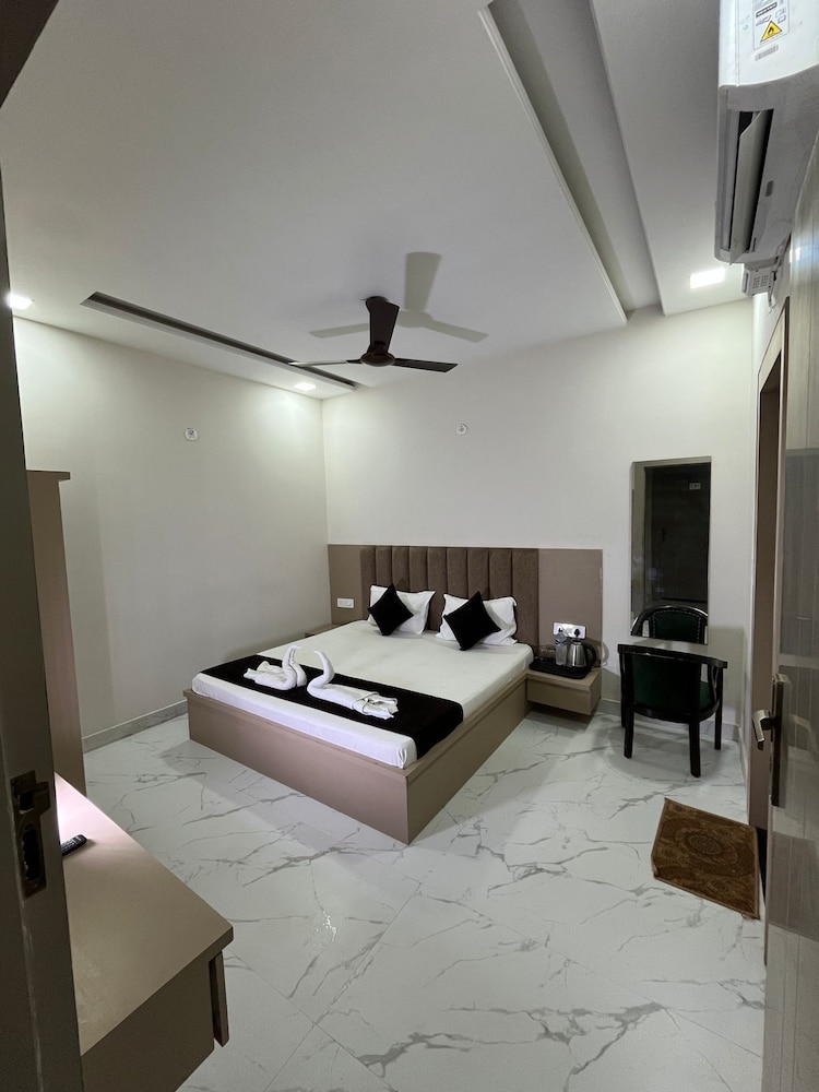 Deluxe Room, 1 Bedroom, Non Smoking, City View