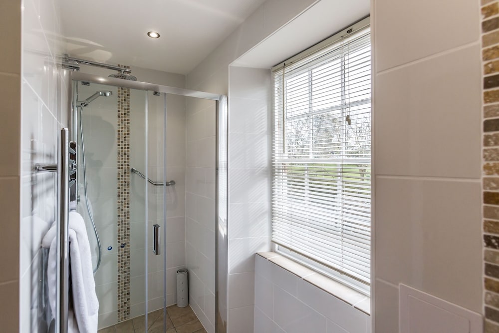 Standard Double or Twin Room - Photo 5