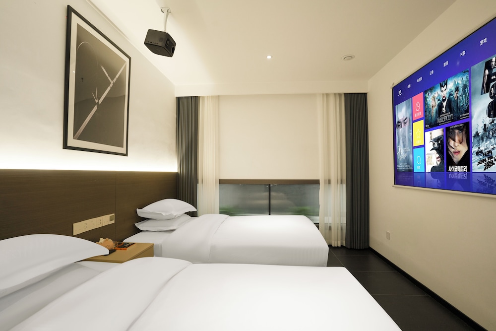 Basic Twin Room, City View