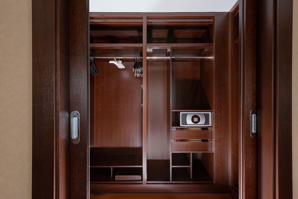 Suite, 1 Bedroom photo 3