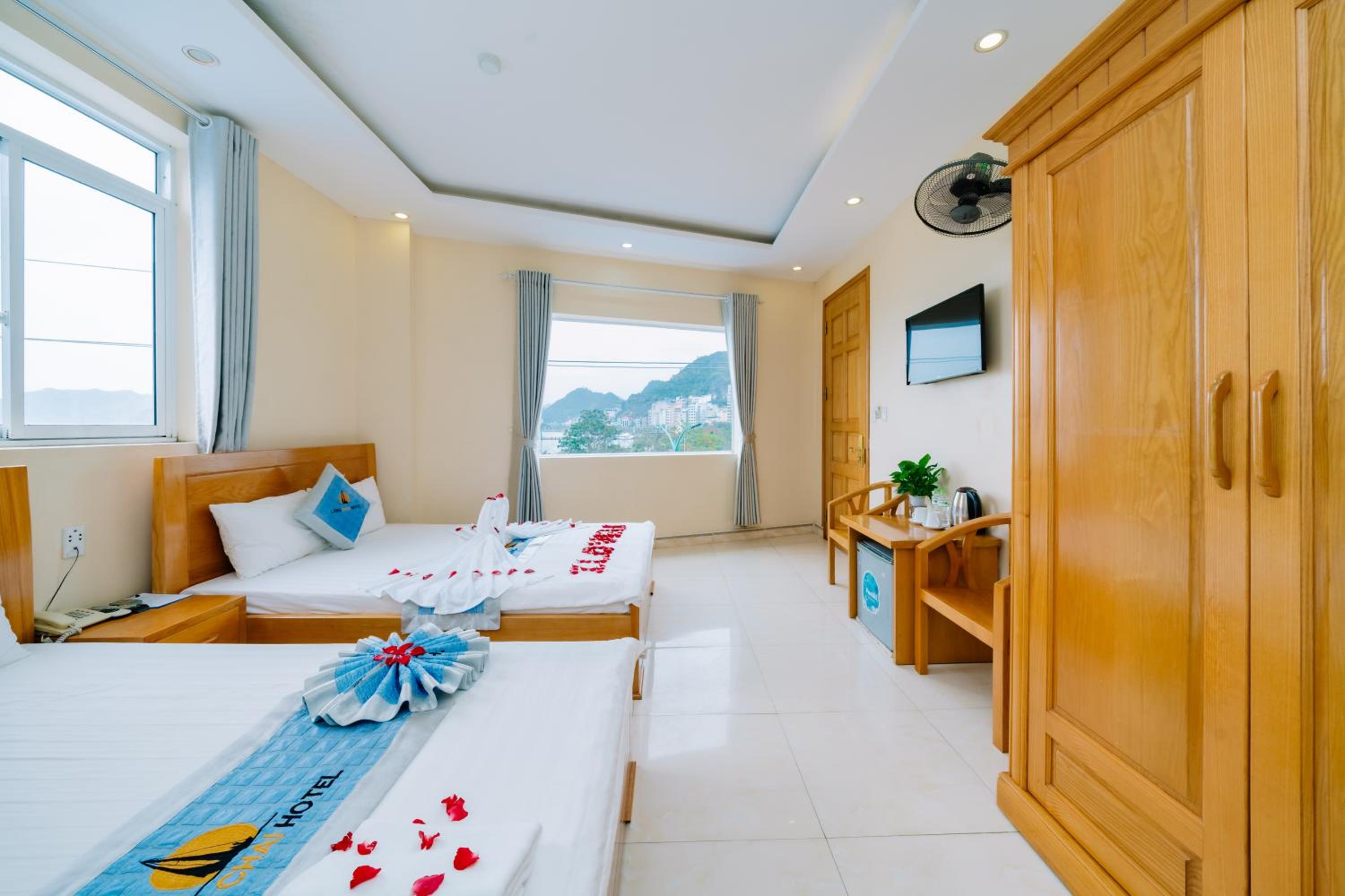 Family Room With Side Sea View photo 3