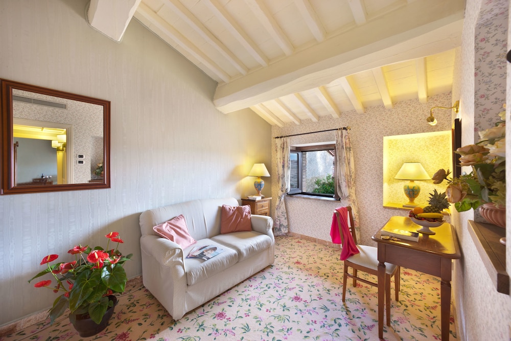 Family Room - Photo 9