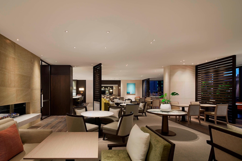 Club Room, 1 King Bed