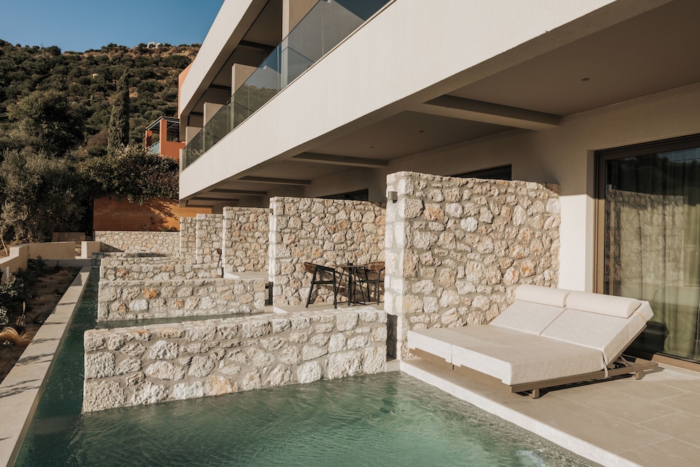 Superior Suite, Private Pool photo 3