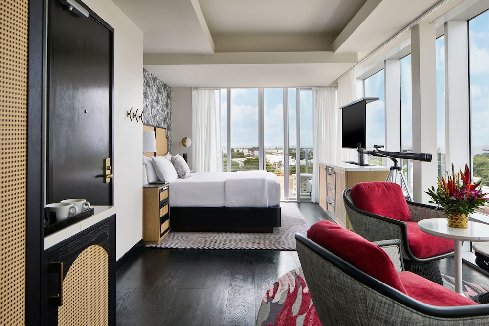 Penthouse, 1 King Bed (View) - Photo 7