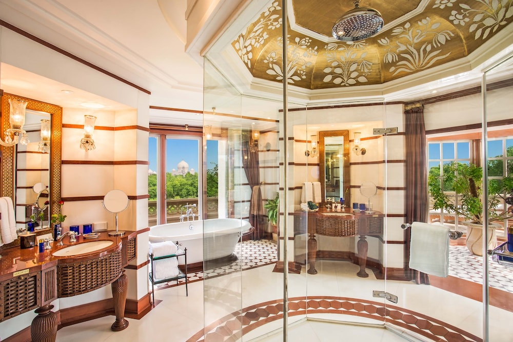Luxury Suite