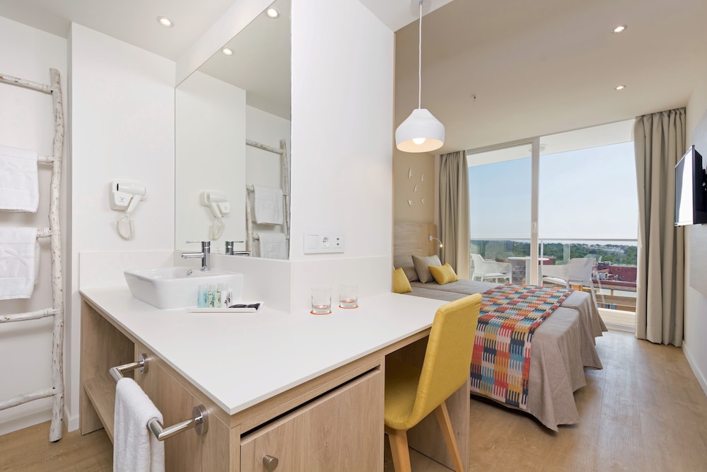 Superior Double Room, Balcony (2 adults)