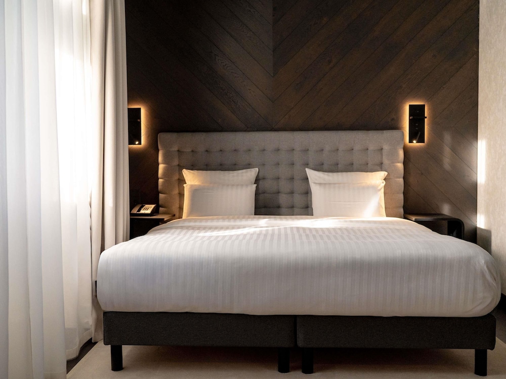 Deluxe Room, 1 King Bed, Park View - Photo 13