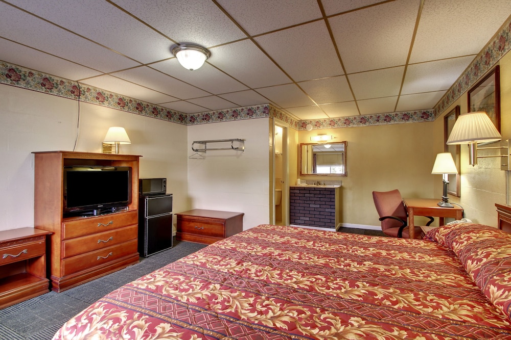 Room, 1 King Bed, Non Smoking photo 1
