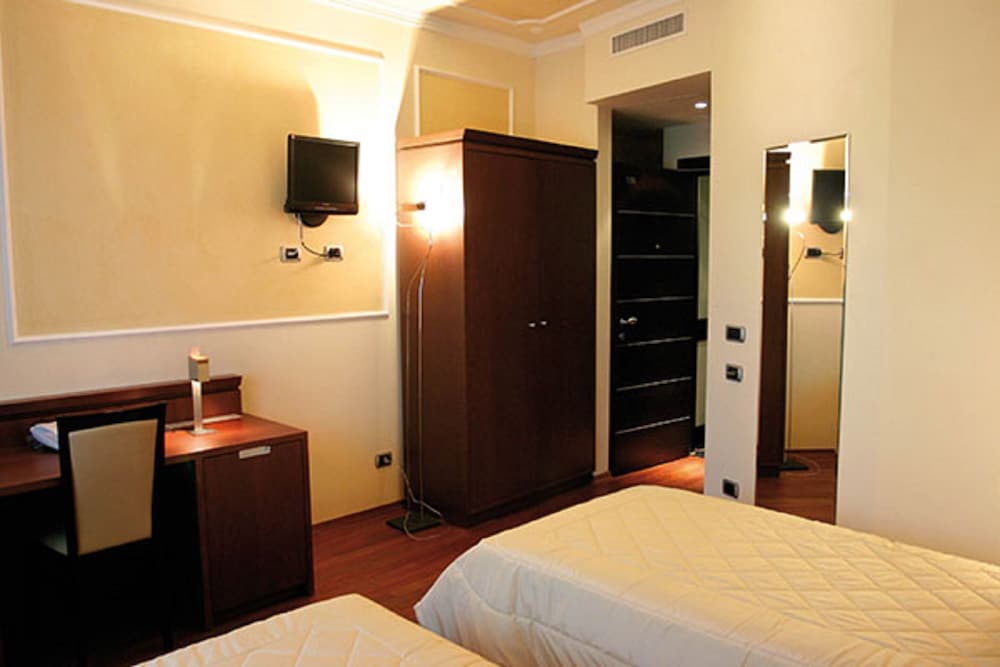 Single Room photo 2