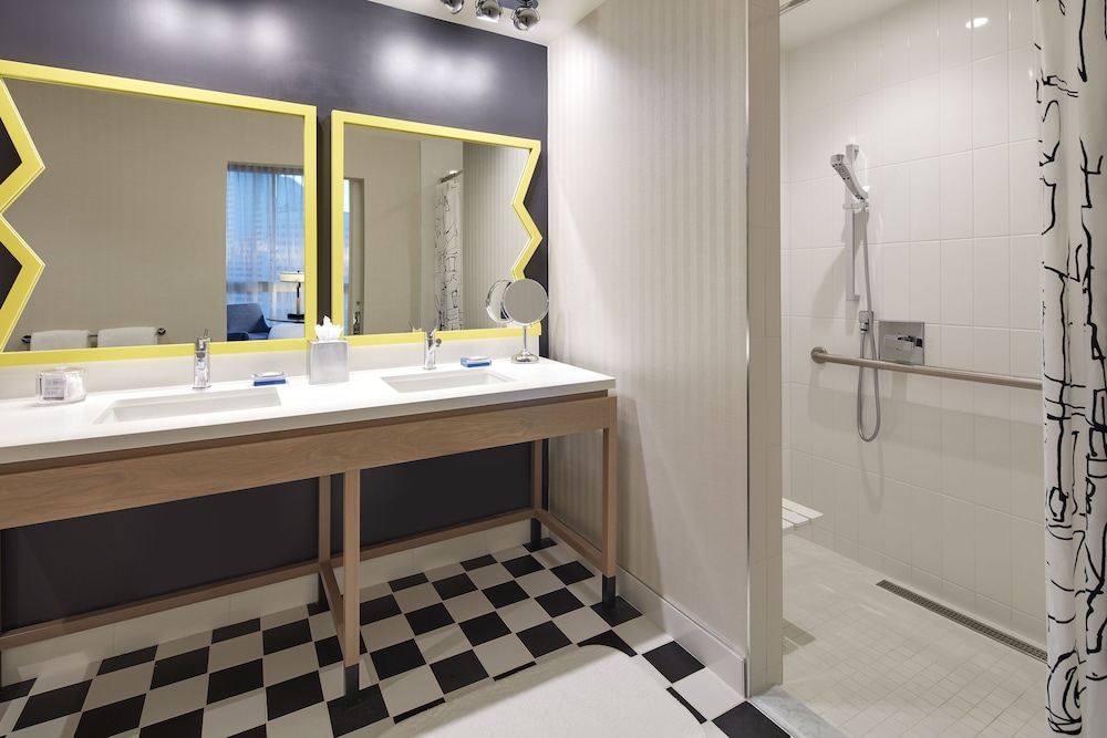 Suite, Accessible thumbnail 5