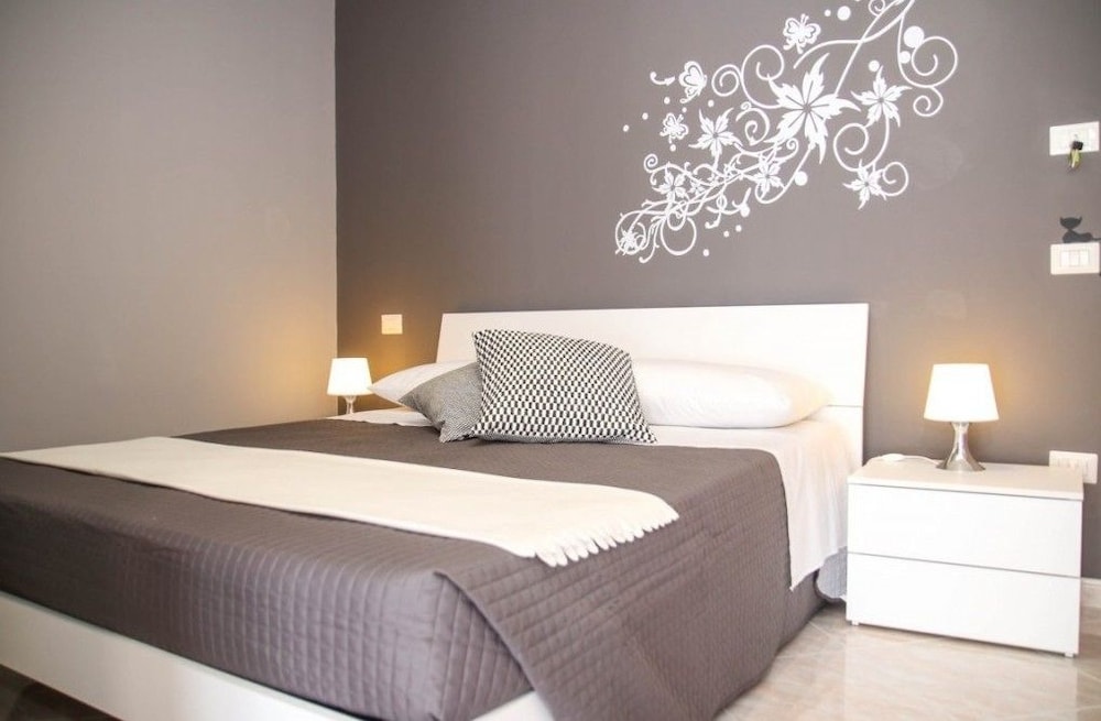 Comfort Room, Balcony