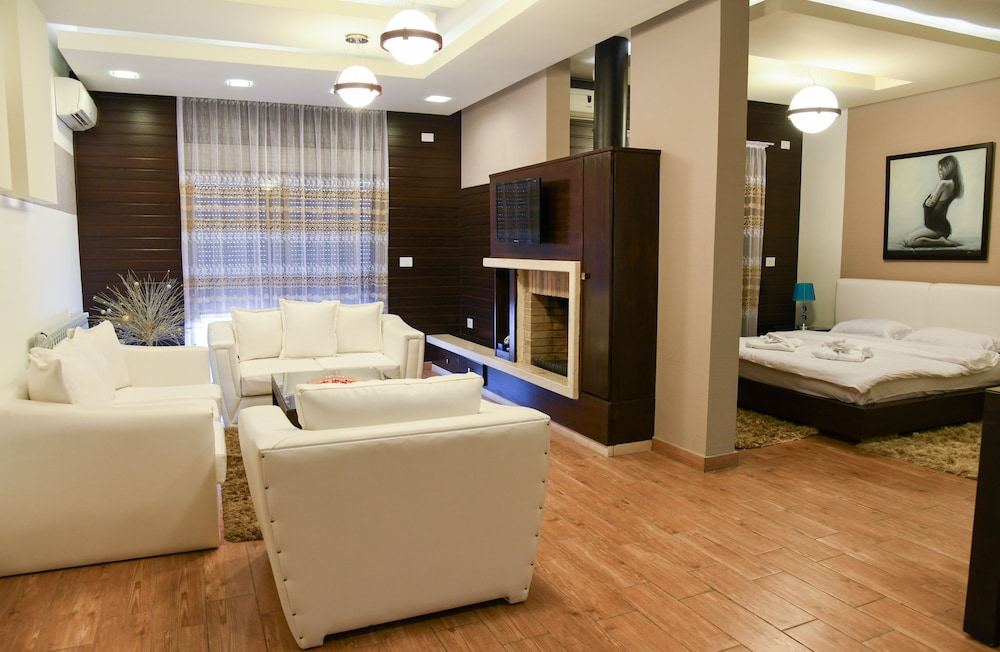 Deluxe Suite photo 1