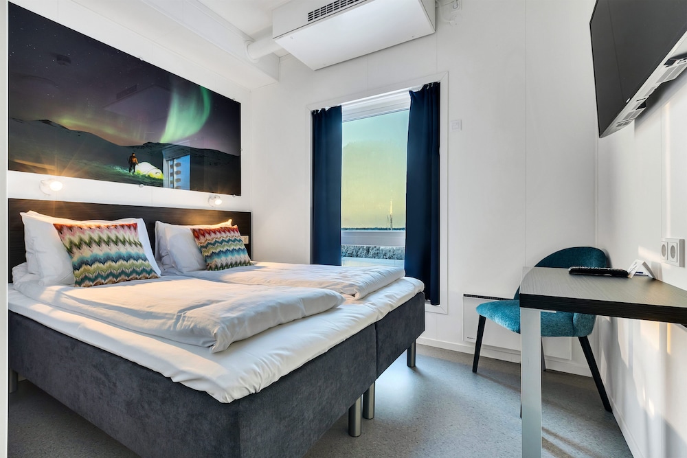 Economy Room, 2 Twin Beds, Non Smoking photo 3